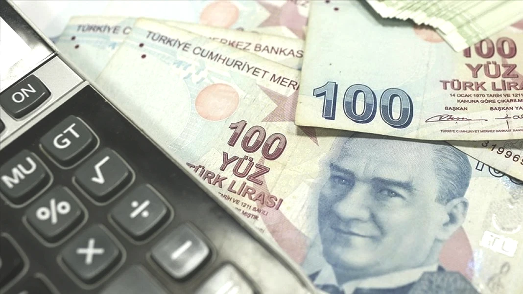 ozgur-erdursundan-2026-zammi-senaryolari-memur-ve-emeklilere-ne-kadar-zam-geliyor-1.jpg
